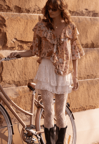 stealing-beauty-short-sleeve-blouse